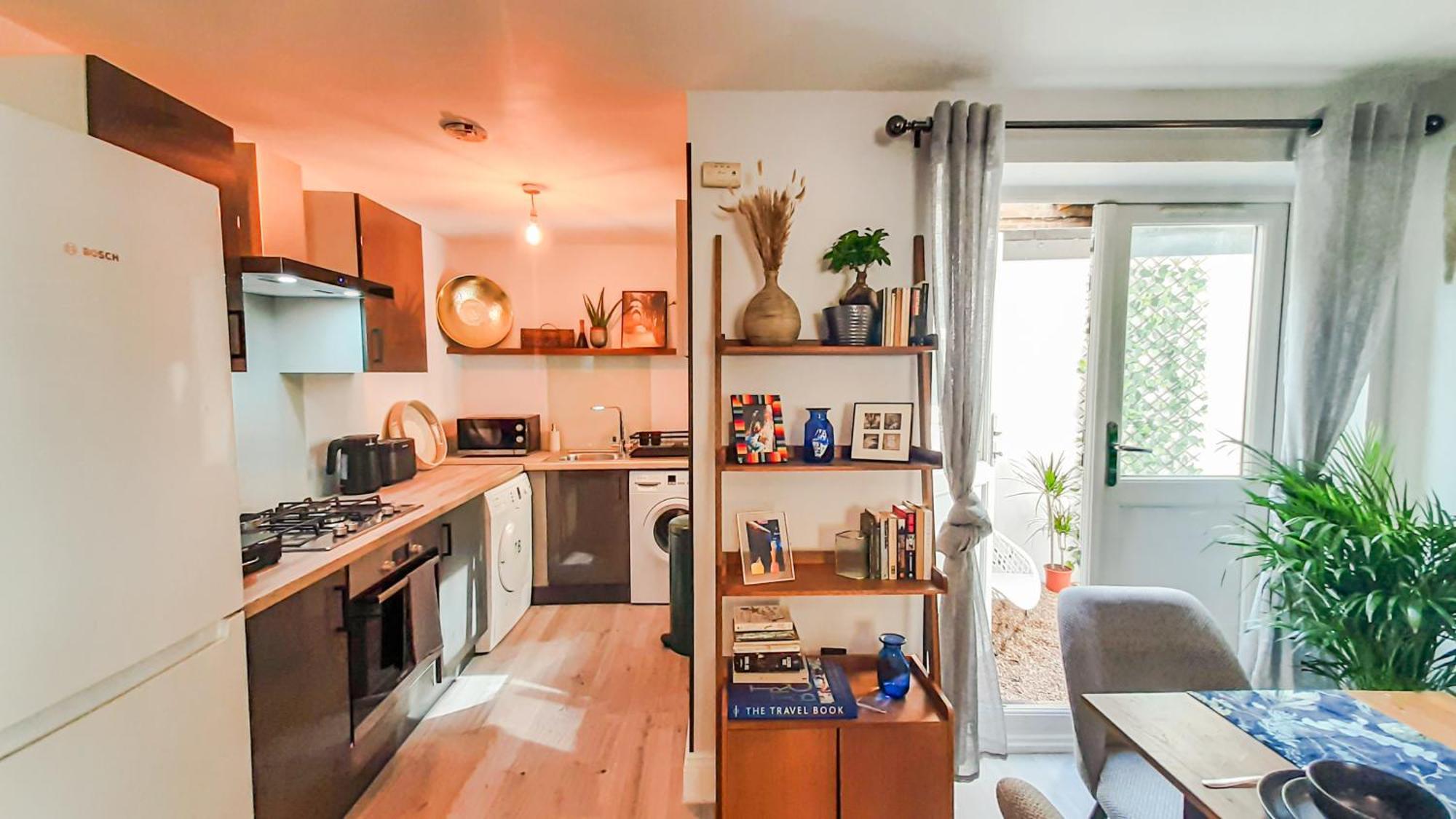 Stunning 2 Bedrooms Apartment Лондон Екстериор снимка